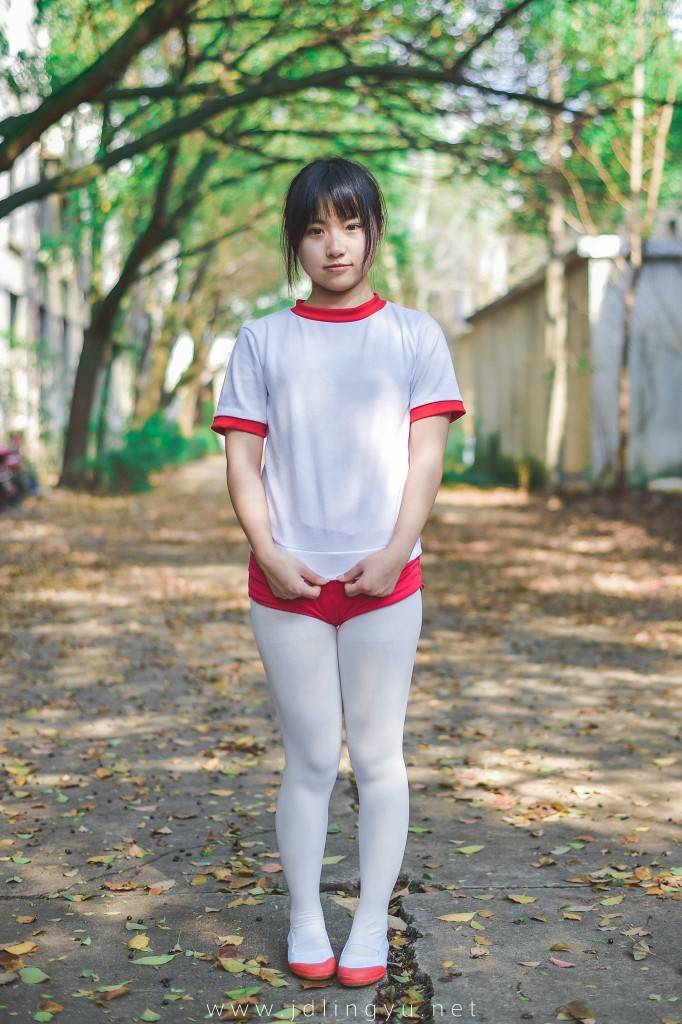 体操服萌妹子图片