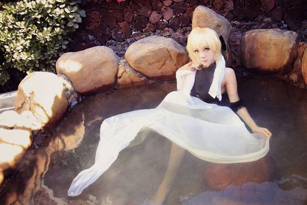 saber泳装cosplay05