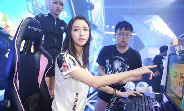 电竞第一女神孙妍协写真图片写真集（3）