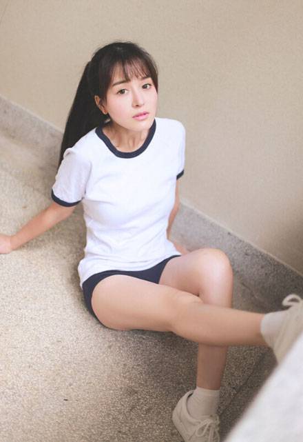 日系养眼美女体操服图片写真（9）