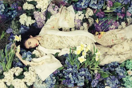 小清新美女张辛苑的意境写真图片