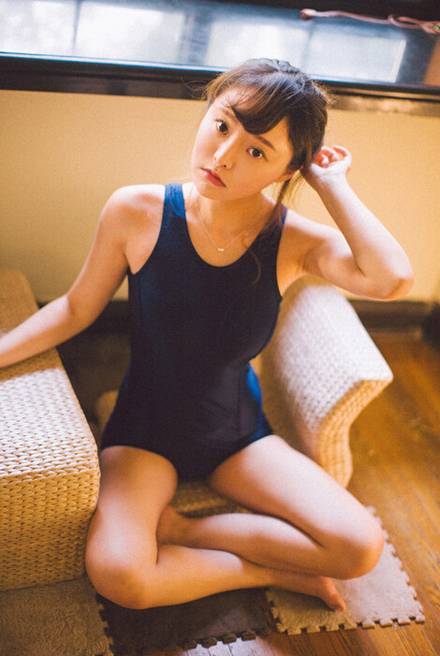 90后嫩模柳侑绮室内死库水写真（11）