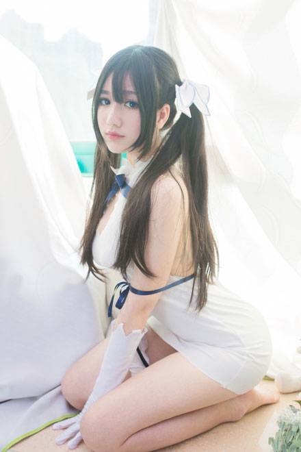 萌妹赫斯缇雅性感甜美COS（1）