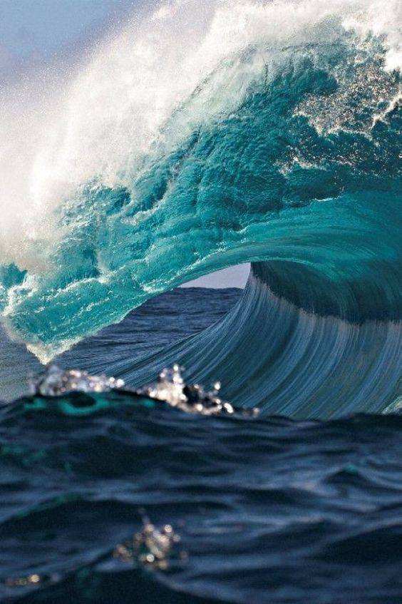 惊涛骇浪之美，漂亮的蓝色海浪唯美图片