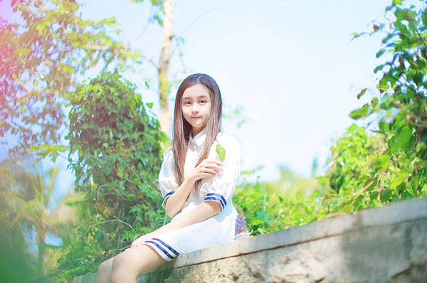 白皙素颜少女户外小清新写真（2）