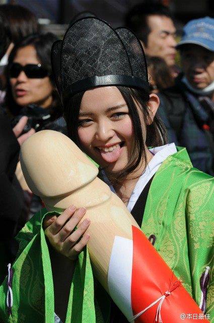 猎奇：日本一年一度的“爱知的奇祭”（丁丁节）