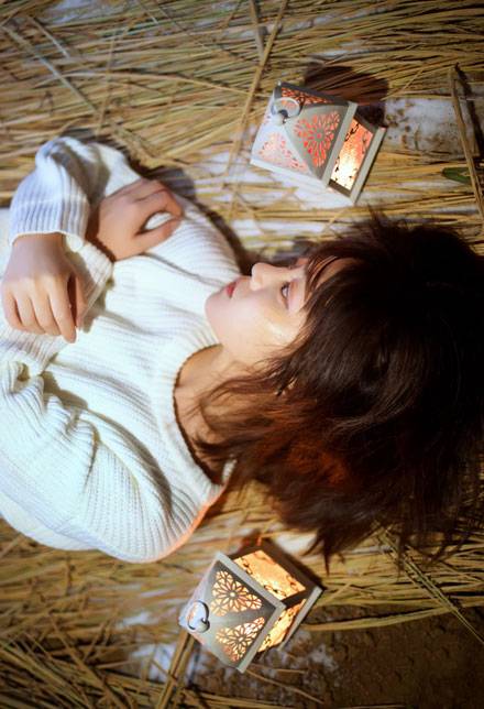 日系养眼美女夜晚写真（6）