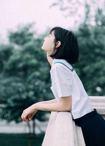 清纯短发美女制服胶片图片写真（4）