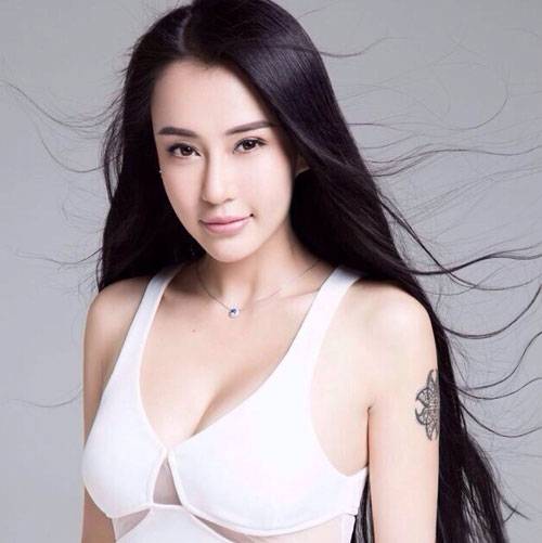 最美瑜伽教练母其弥雅最新性感图集（10）