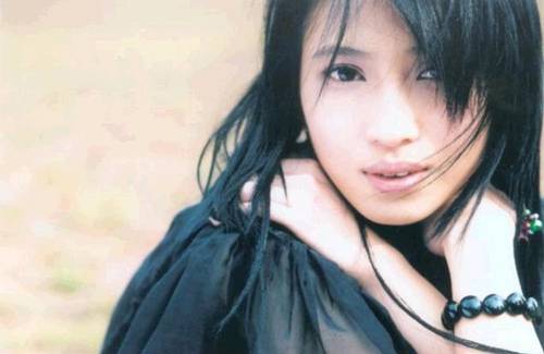 《防空洞》：让回忆去避避风