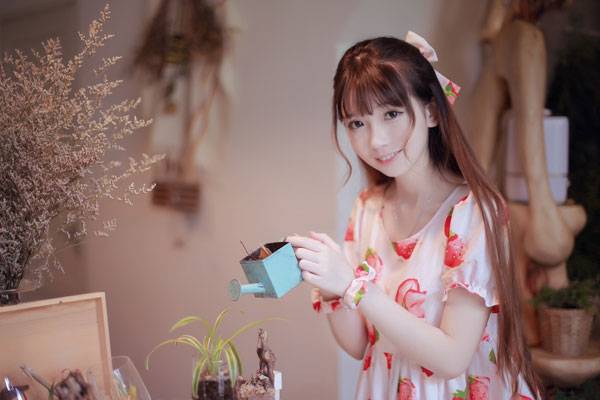 日系甜美少女咖啡馆写真图片写真（2）