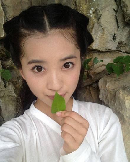 赵丽颖《花千骨》替身李可走红私照（2）