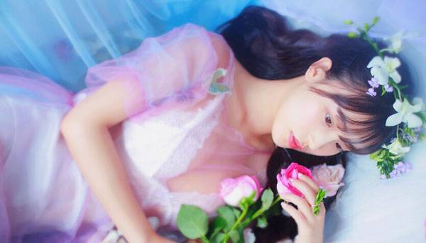 气质养眼美女唯美梦幻写真（5）