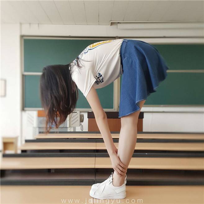 摆拍学姐-38
