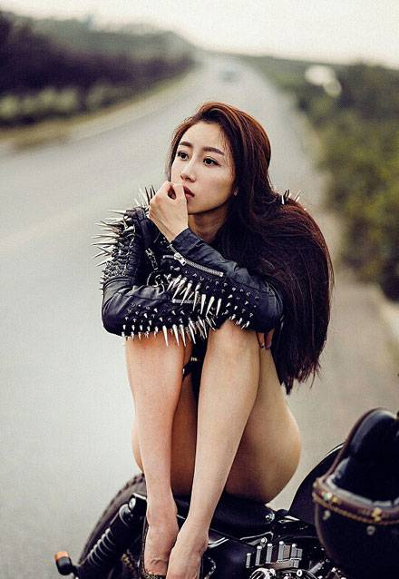 90后美女老师许多语儿帅气写真图片写真（3）