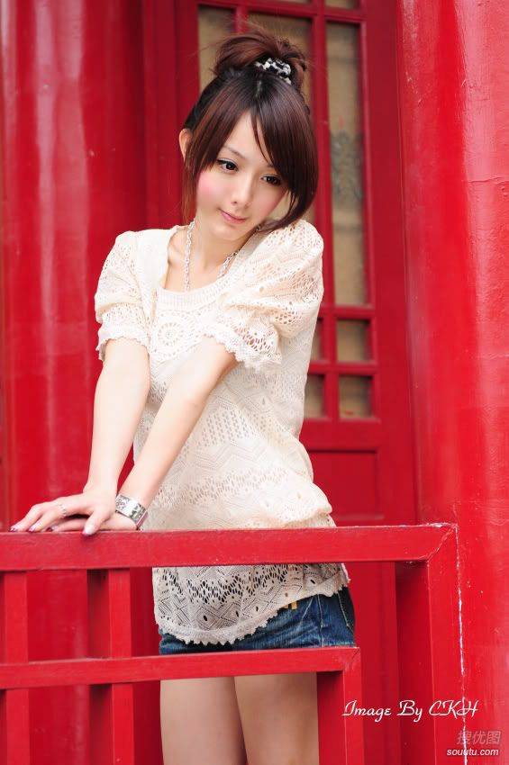 小清纯女生的休闲时光第2张图片