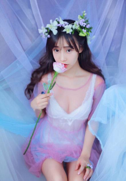 气质养眼美女唯美梦幻写真（1）