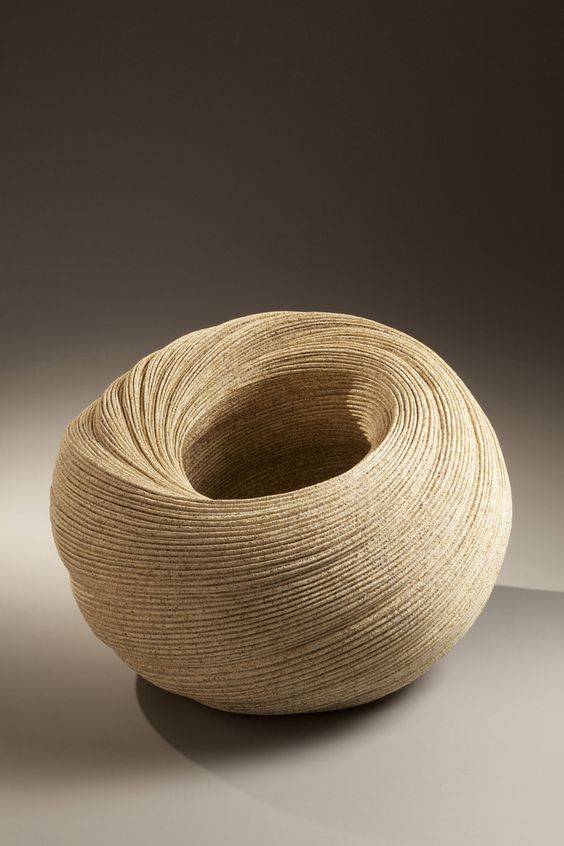 日本陶艺家Sakiyama Takayuki的优雅素朴风格艺术