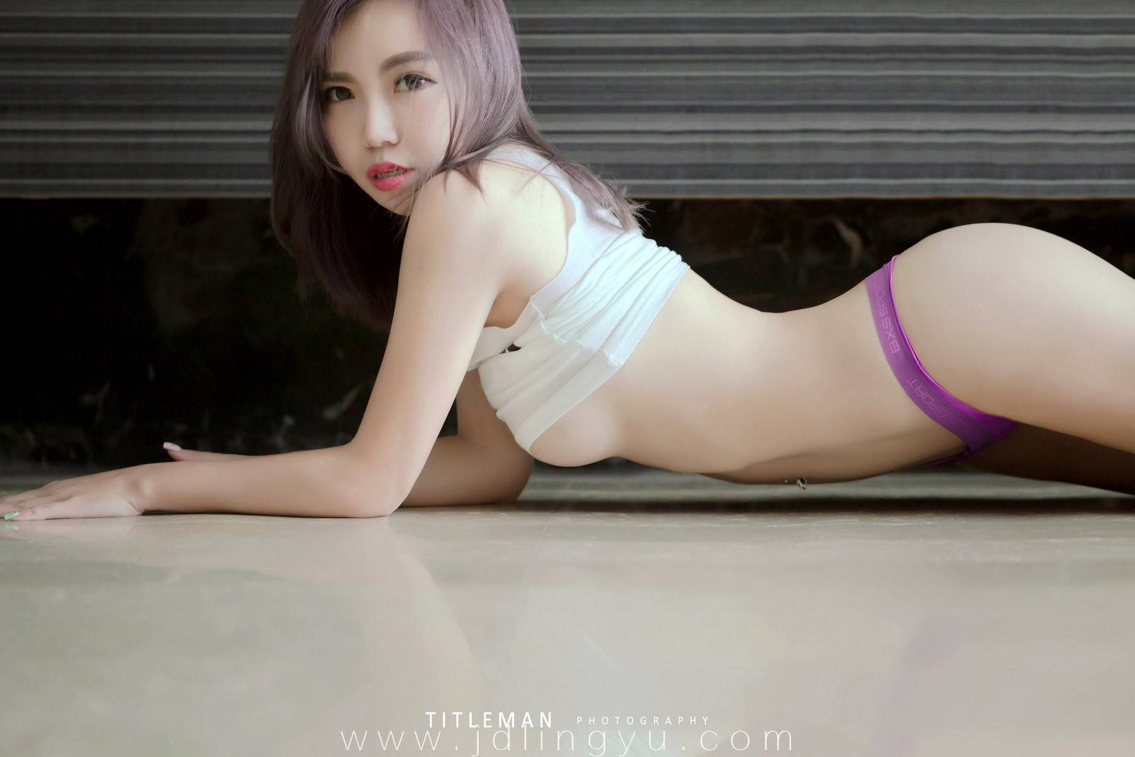 d030806ajw1f5by93appfj218g0tnq7k