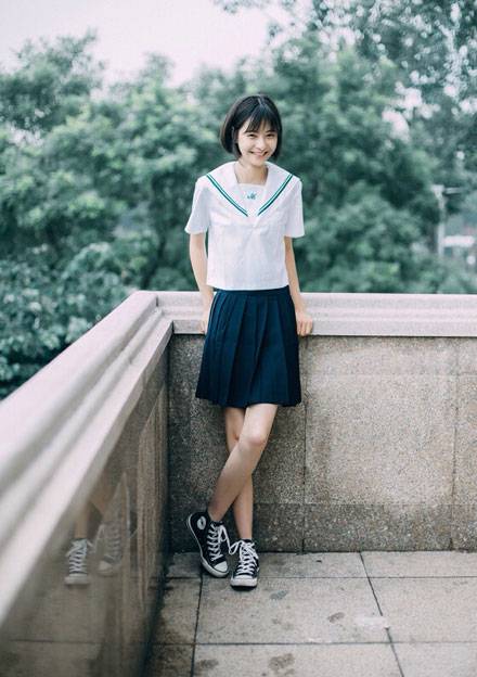 清纯短发美女制服胶片图片写真（5）