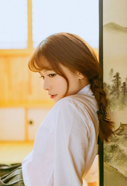 日系制服美女室内写真（4）