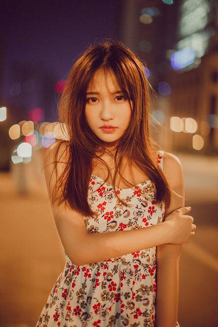 甜美养眼美女夜晚街拍写真（2）