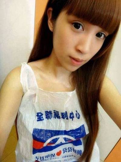 台湾女生兴起穿塑料袋“泳衣”图赏（5）
