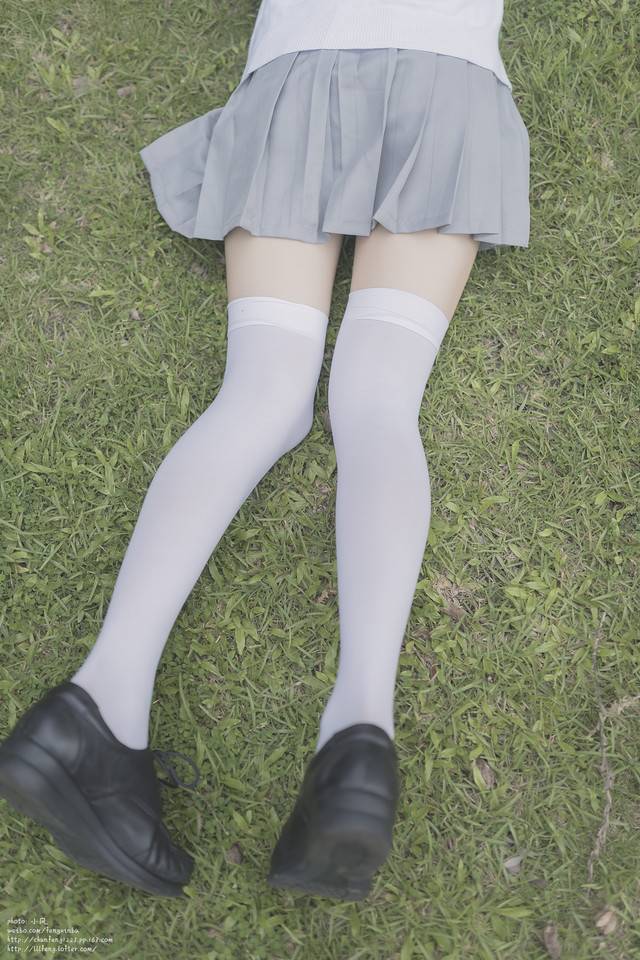 白色高筒袜