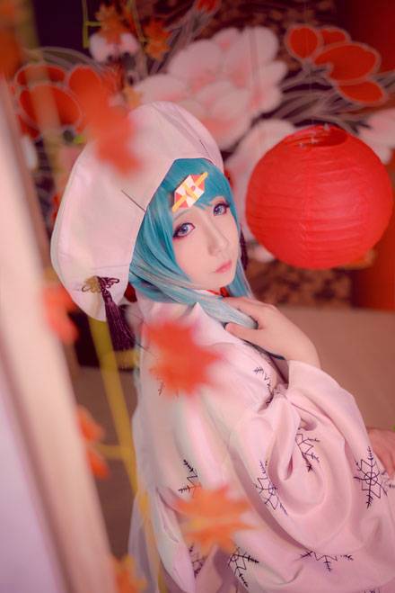 《VOCALOID》 初音白无垢COS（1）