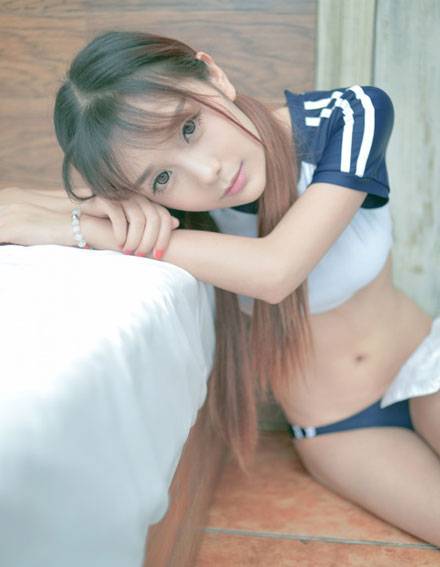 日系双马尾美女室内体操服写真（5）