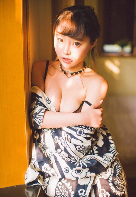 90后嫩模柳侑绮最新日系浴衣写真集（1）