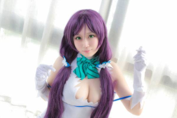 巨乳美女东条希胸带衣福利COS（6）