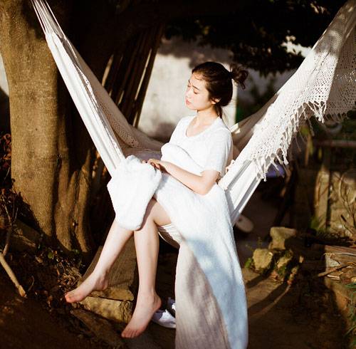 清纯养眼美女户外写真（8）