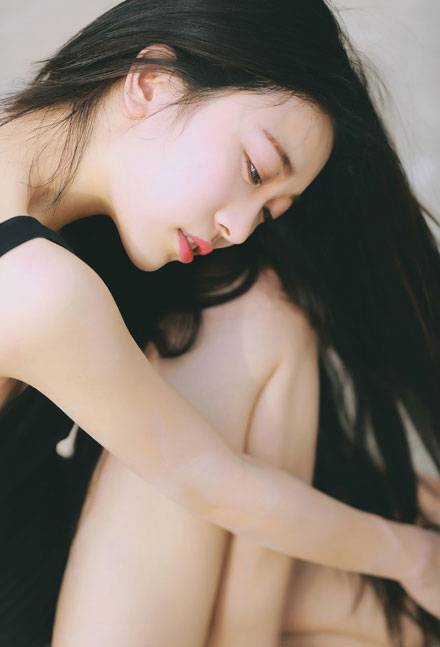 长腿美女天台死库水图片写真（10）