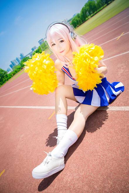 巨乳萌妹超级索尼子啦啦操装COS（7）