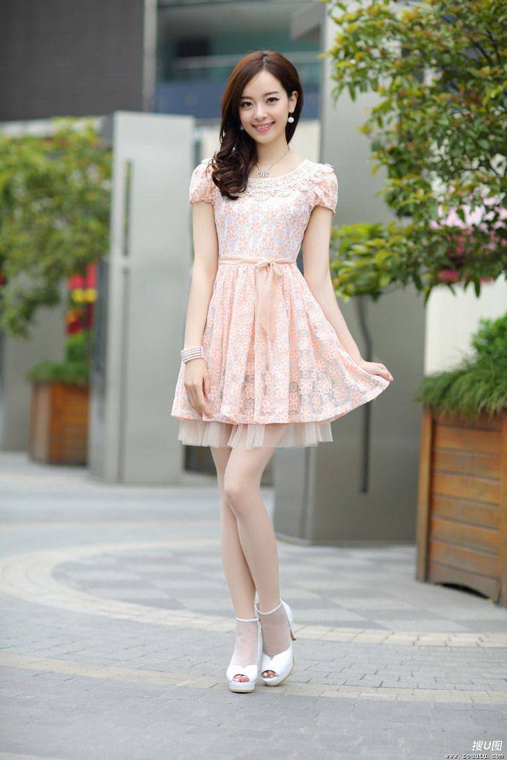 两种类型的长腿气质美女图片（27张）第2张图片