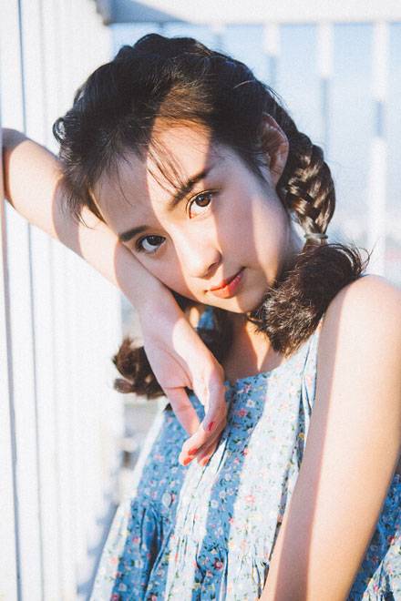 日系养眼美女户外胶片写真（4）