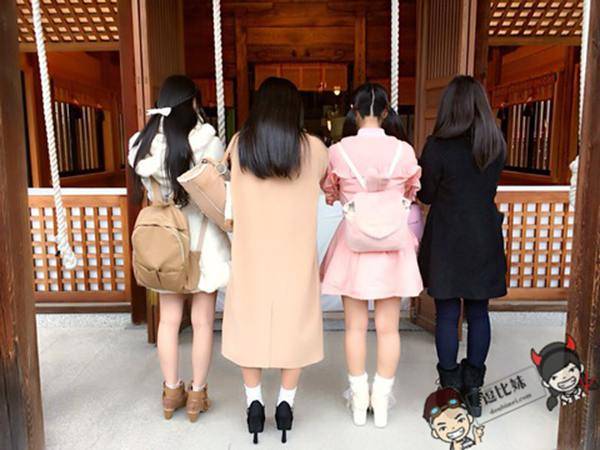 日本2ch网友热烈讨论~从这4个妹子的背影看，你选谁？