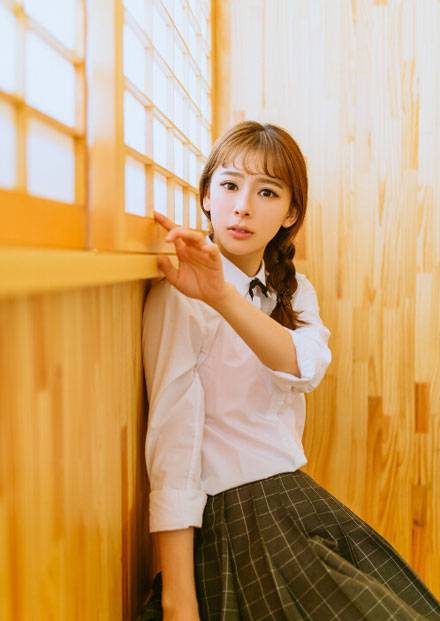 日系制服美女室内写真（7）