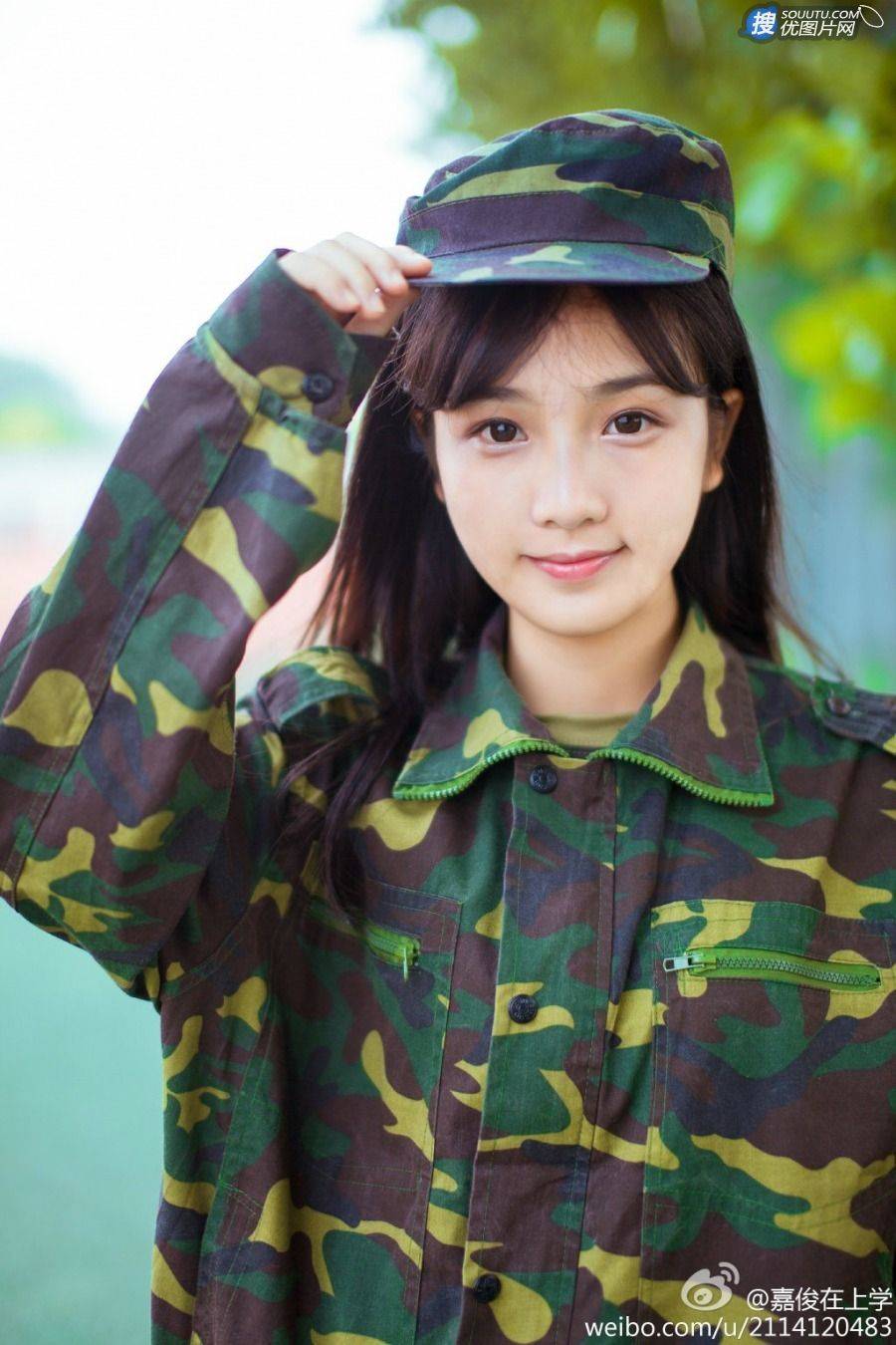 军训清纯女神 身穿迷彩服可爱高清图片第6张图片