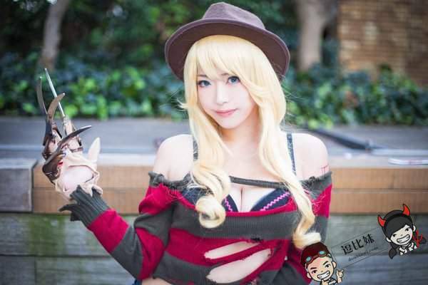 日本极品好身材Coser「うに子」~佛莱迪的装扮一点也不恐怖啊！