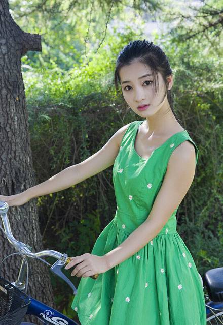 赵丽颖《花千骨》替身李可走红私照（8）