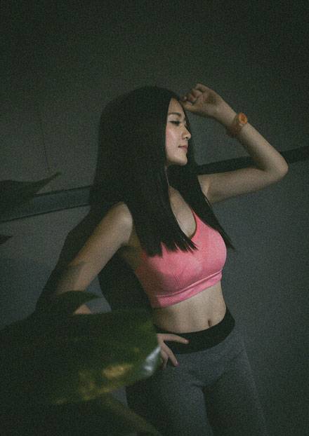 最美小学老师唐丁丁走红美图赏（14）