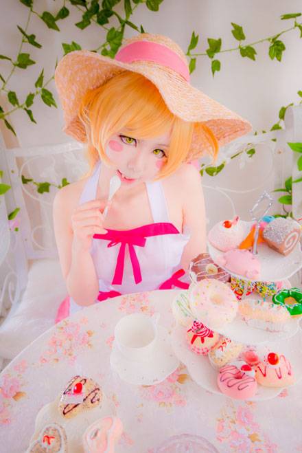 《伪物语》忍野忍清纯萌妹COS（5）