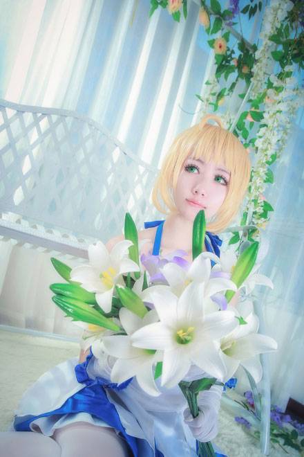 《Fate》Saber蓝百合白丝礼服Cos（9）
