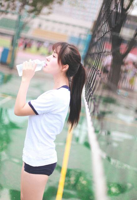 日系养眼美女体操服图片写真（12）