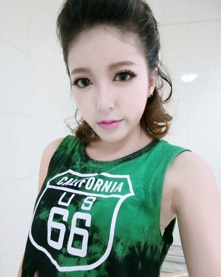 “电竞泷泽萝拉”苏叶薇私照美图赏（11）