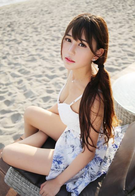 嫩模Milk楚楚沙滩双马尾甜美写真（6）