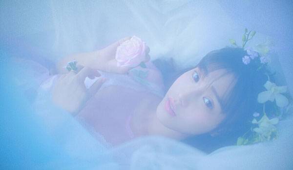 气质养眼美女唯美梦幻写真（8）