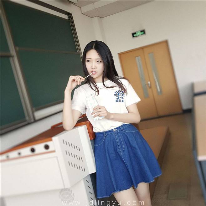 摆拍学姐-45
